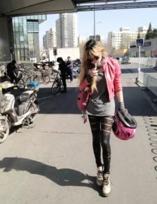 机车女骑吃瓜,吃瓜群众的独特视角