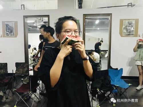 时尚佳人吃瓜群众,揭秘娱乐圈幕后故事