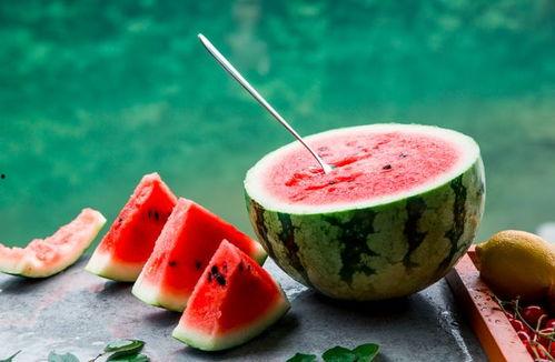 清凉夏日吃瓜,瓜果飘香——畅享夏日美味时光