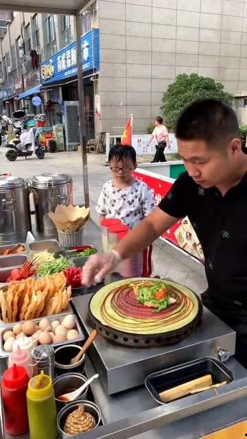 摊位吃瓜小品,趣味横生的市井小品