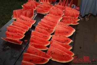 乌鲁木齐的吃瓜视频,瓜果飘香，欢乐无限